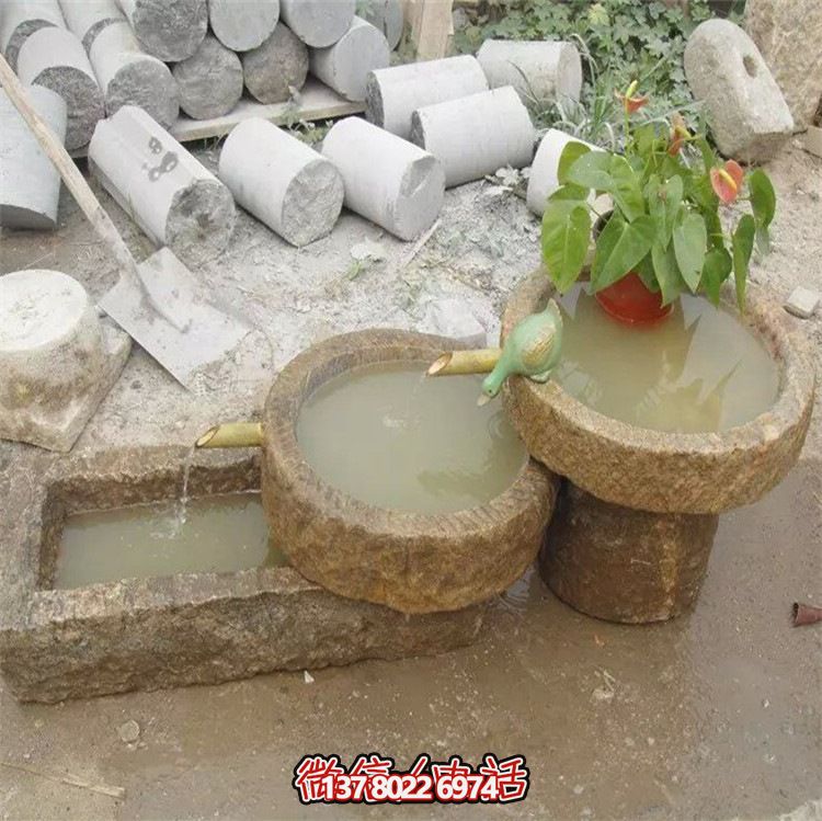 古老農(nóng)村石槽流水魚缸，傳統(tǒng)擺件裝飾景觀