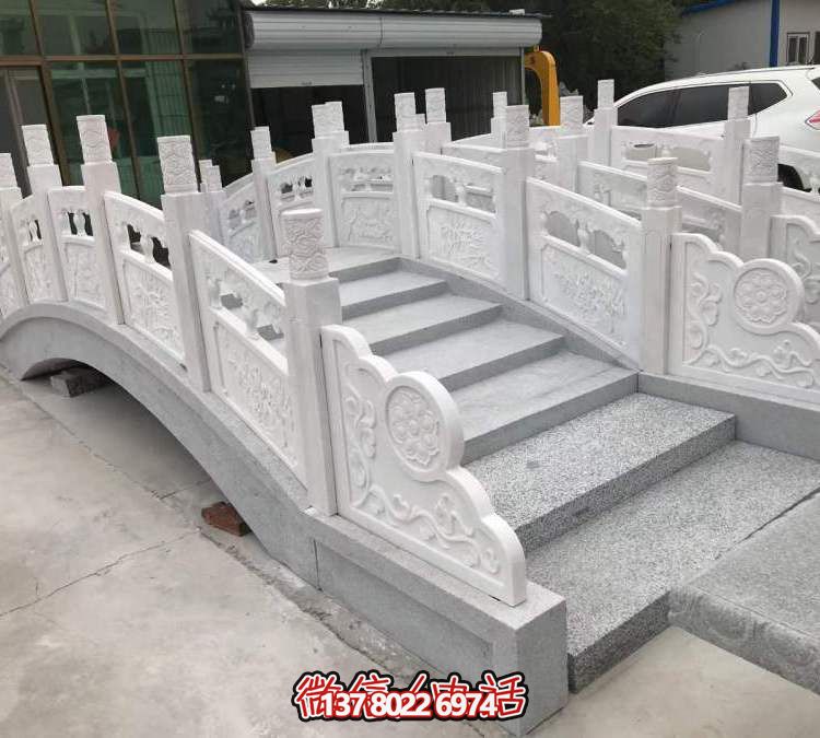 美麗的漢白玉石拱橋，伴您一路暢游！