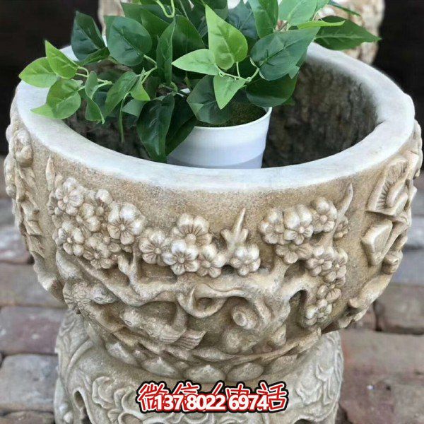 精美藝術(shù)石雕花盆，讓繁復多彩的花紋與浮雕結(jié)合，打造出精美的大理石雕塑