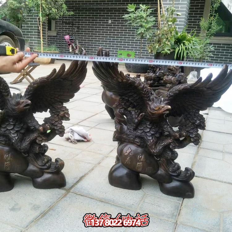 玻璃鋼老鷹雕塑，個(gè)性擺放商場裝飾