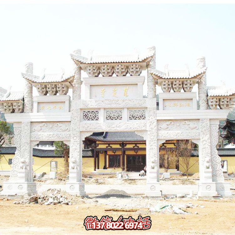 精細工藝刻石牌坊，裝點小區(qū)村口