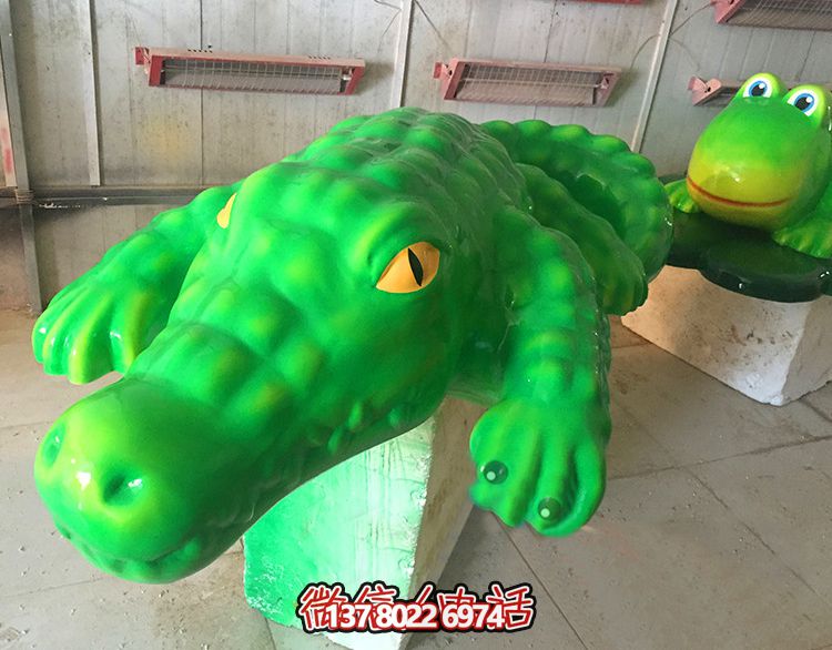 玻璃鋼鱷魚雕塑，為游樂場裝飾添彩