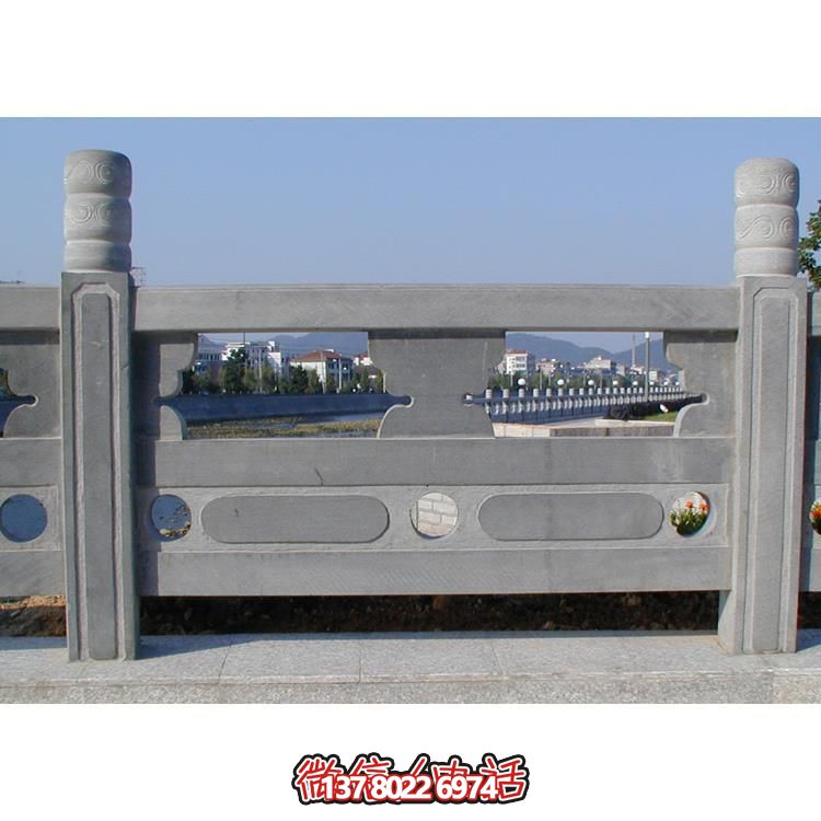 青石雕刻欄桿欄板，點(diǎn)綴美麗河道