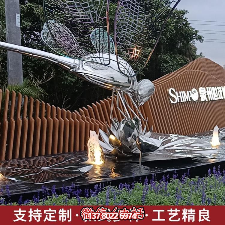 大型不銹鋼雕塑，為城市酒店、公園、商場及水景環(huán)境增添獨特景觀