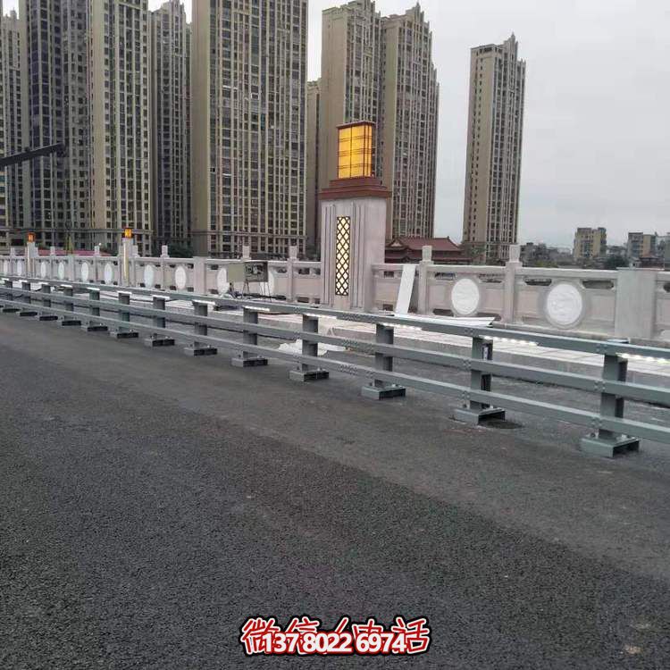 大理石護(hù)欄雕塑，為街道景觀帶來(lái)精美絕倫