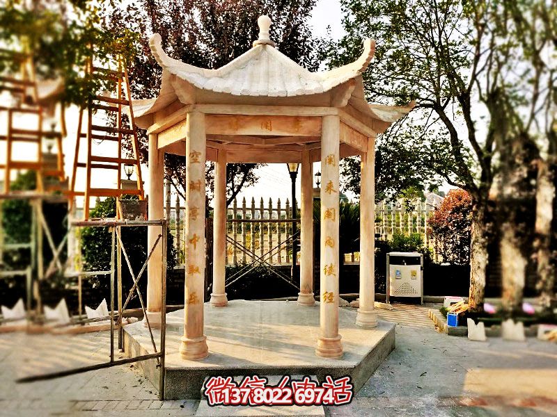 仿古涼亭，擺放在庭院里，欣賞美麗晚霞，營造休閑小區(qū)紅色氛圍