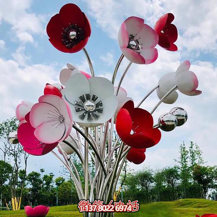 不銹鋼彩繪大型花朵雕塑，為景區(qū)廣場(chǎng)增添色彩