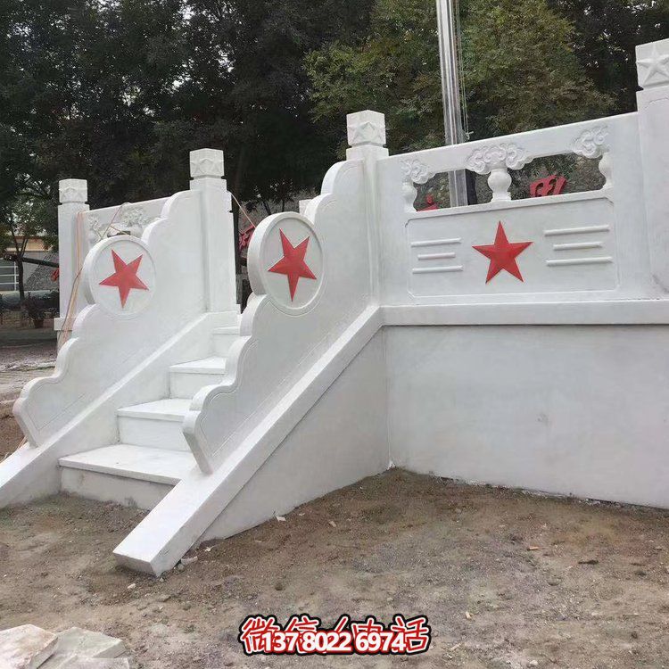 石欄桿護(hù)欄系統(tǒng)，為大理學(xué)校、政府及單位提供安全升旗臺(tái)