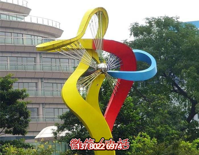 美輪美奐的不銹鋼彩虹舞景觀雕塑，點綴小區(qū)環(huán)境