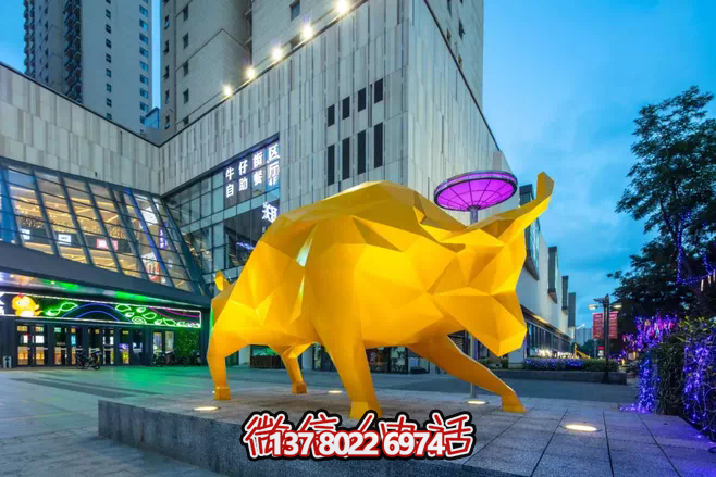 玻璃鋼彩繪雕塑讓你的廣場現(xiàn)象級創(chuàng)意牛！