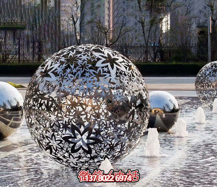 不銹鋼噴泉球雕塑，創(chuàng)意點亮廣場
