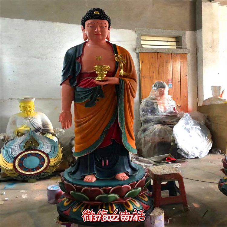 玻璃鋼彩繪神佛三圣雕塑，為景區(qū)大型景觀裝飾品