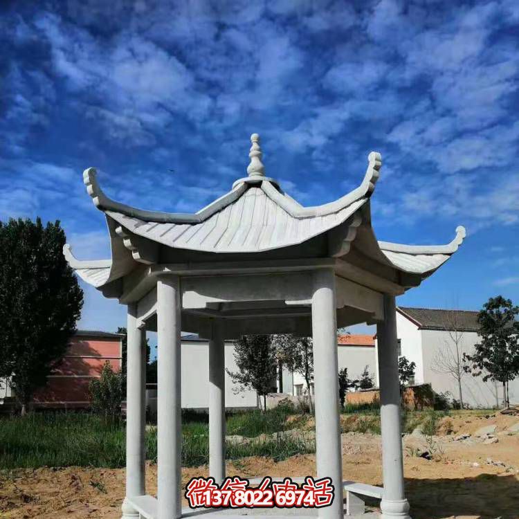 仿古休閑涼亭，天然青石擺放于戶外村莊
