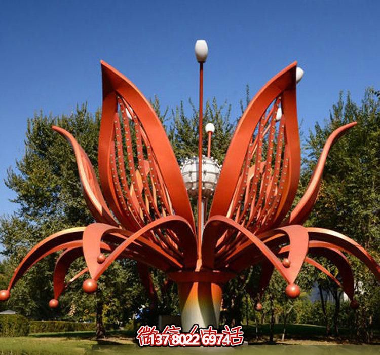 不銹鋼雕塑——綻放紅色花朵，為公園增添美麗