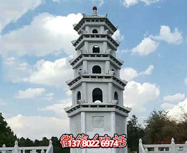 精美多層大理石寶塔，見證古老寺院的美麗景觀