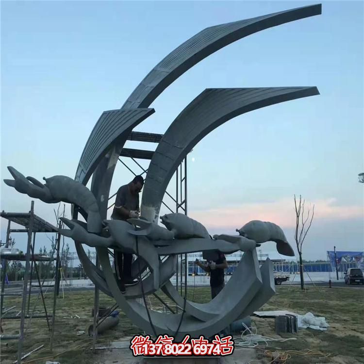 不銹鋼創(chuàng)意景觀雕塑，點(diǎn)亮綠色戶外廣場(chǎng)園林