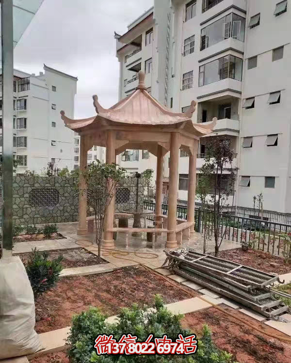 晚霞色石雕大理石涼亭，點綴園林美景