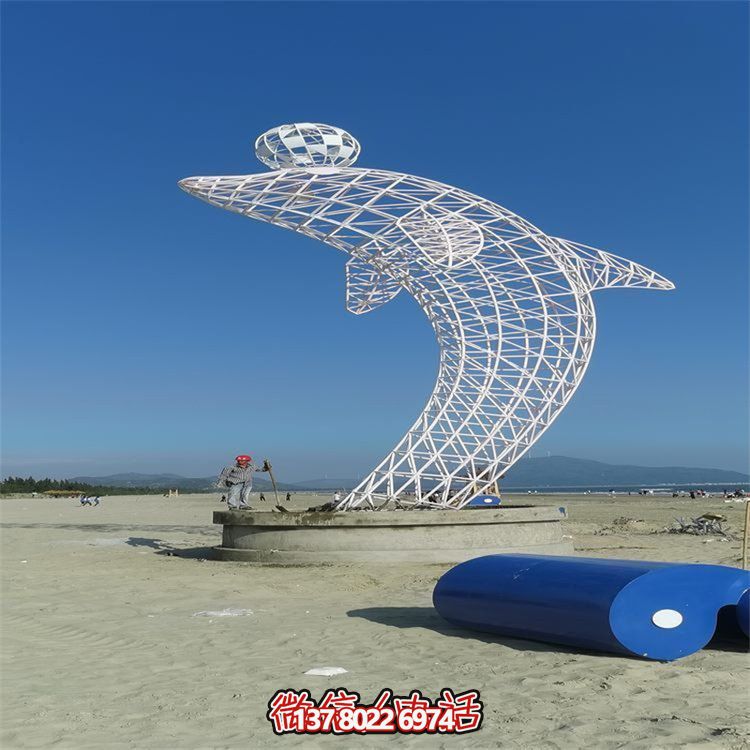 不銹鋼海豚鏤空雕塑，點(diǎn)綴大型景觀廣場(chǎng)
