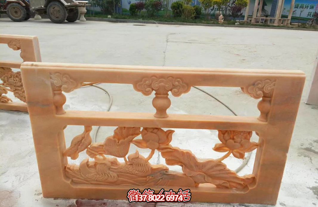 紅色浮雕護(hù)欄，點(diǎn)綴陽臺庭院裝飾