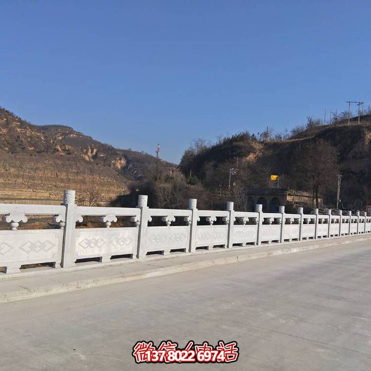 精美的大理石雕塑欄桿，締造完美景觀
