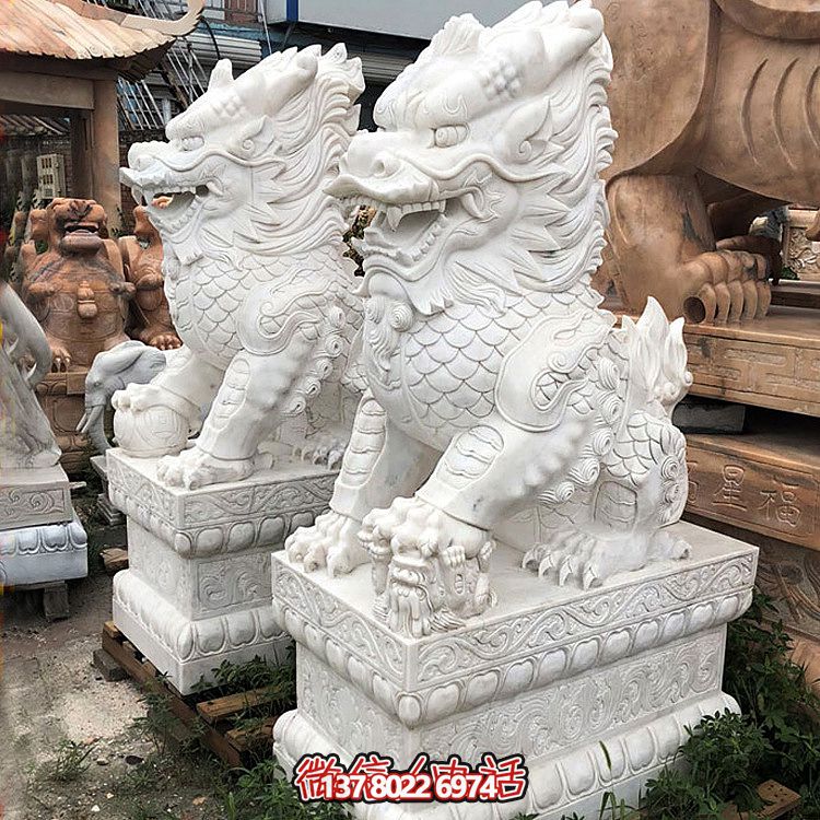 大型漢白玉石雕麒麟雕塑，為您的庭院門口增添獨(dú)特景觀