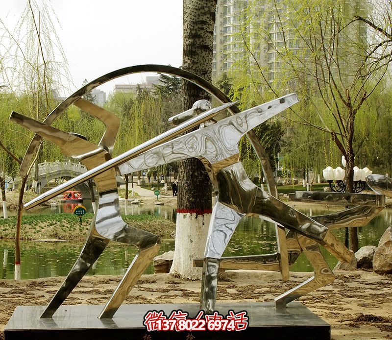 不銹鋼鏡面標槍雕塑——精致、創(chuàng)意、華美