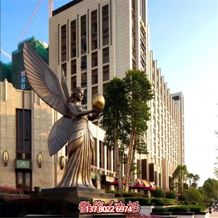 商業(yè)廣場(chǎng)玻璃鋼仿銅西方天使人物小品景觀雕塑